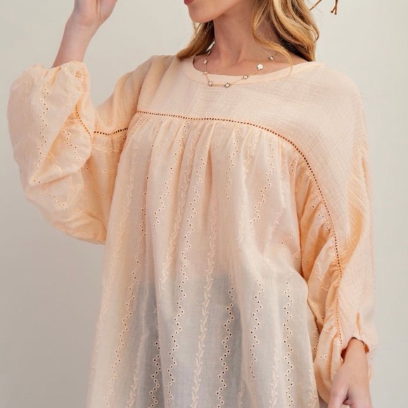 Easel Light Peach Eyelet Women's Blouse - Picture 5 of 6